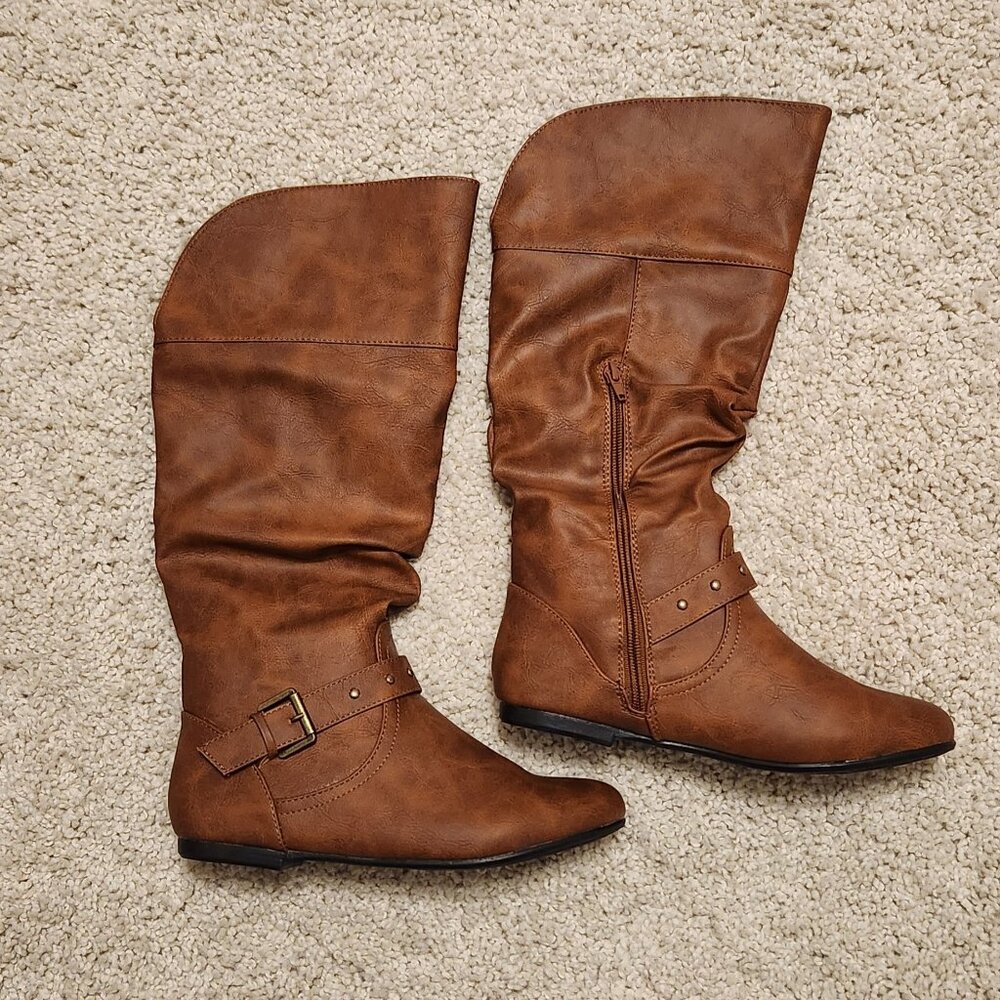 NWOT, faux leather boots, Brand unknown, size 8.5 US, EUR 39, upper calf length
